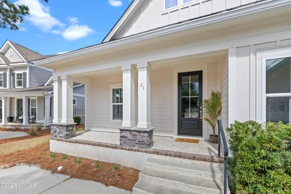 $899,900 | 21 Braemar Court, Bluffton, SC 29910