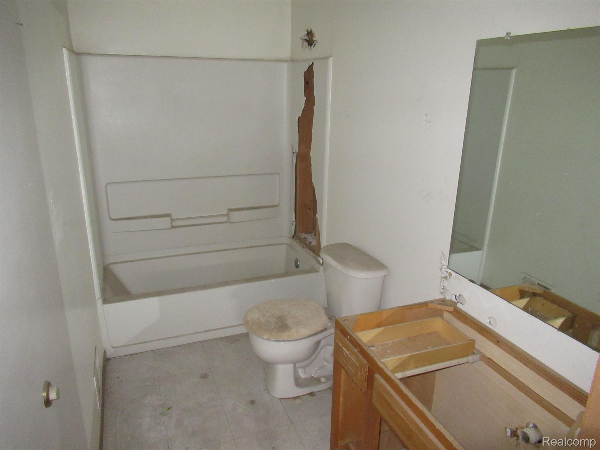 4524 Harding Street Detroit, MI 48214 - Photo 10 of 16 Gallery Image 10