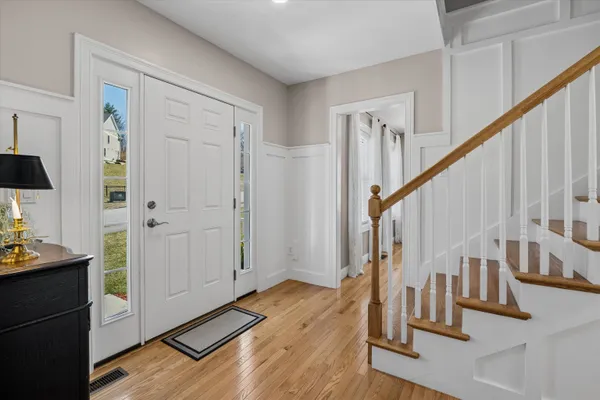 $925,000 | 27 Scenic Drive, Manchester, NH 03104