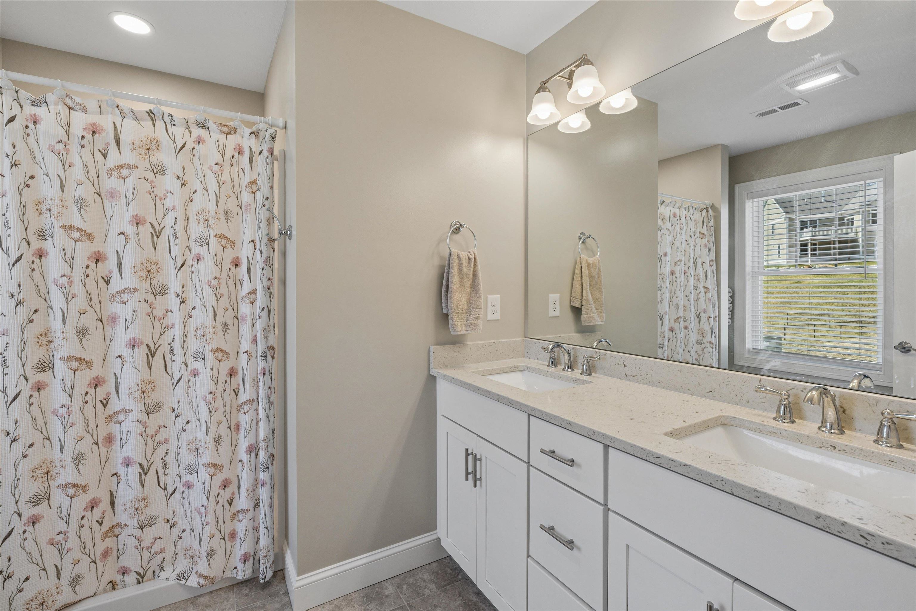 27 Scenic Drive Manchester, NH 03104 - Photo 22 of 47