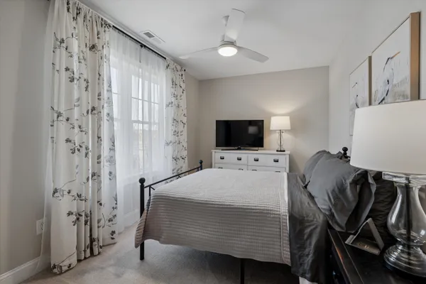 $925,000 | 27 Scenic Drive, Manchester, NH 03104