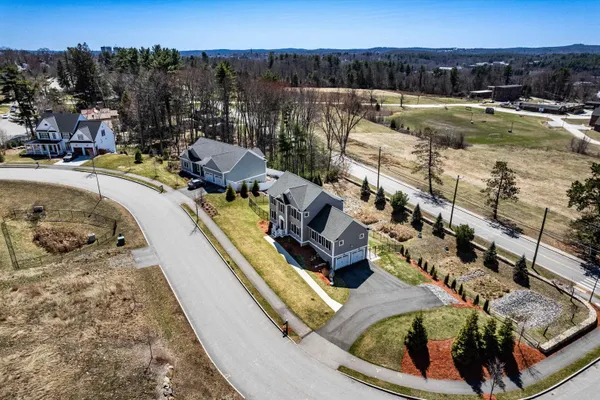 $925,000 | 27 Scenic Drive, Manchester, NH 03104