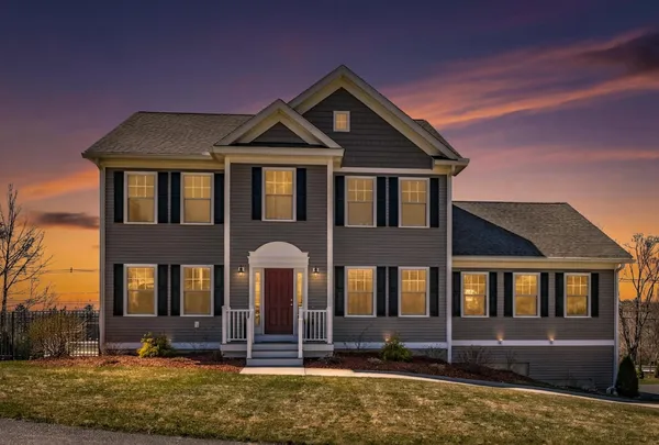 $925,000 | 27 Scenic Drive, Manchester, NH 03104