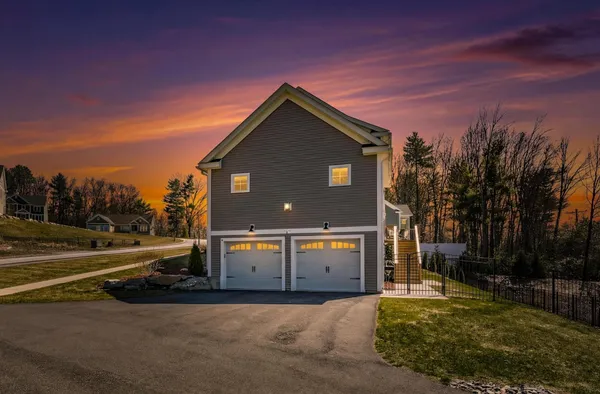 $925,000 | 27 Scenic Drive, Manchester, NH 03104