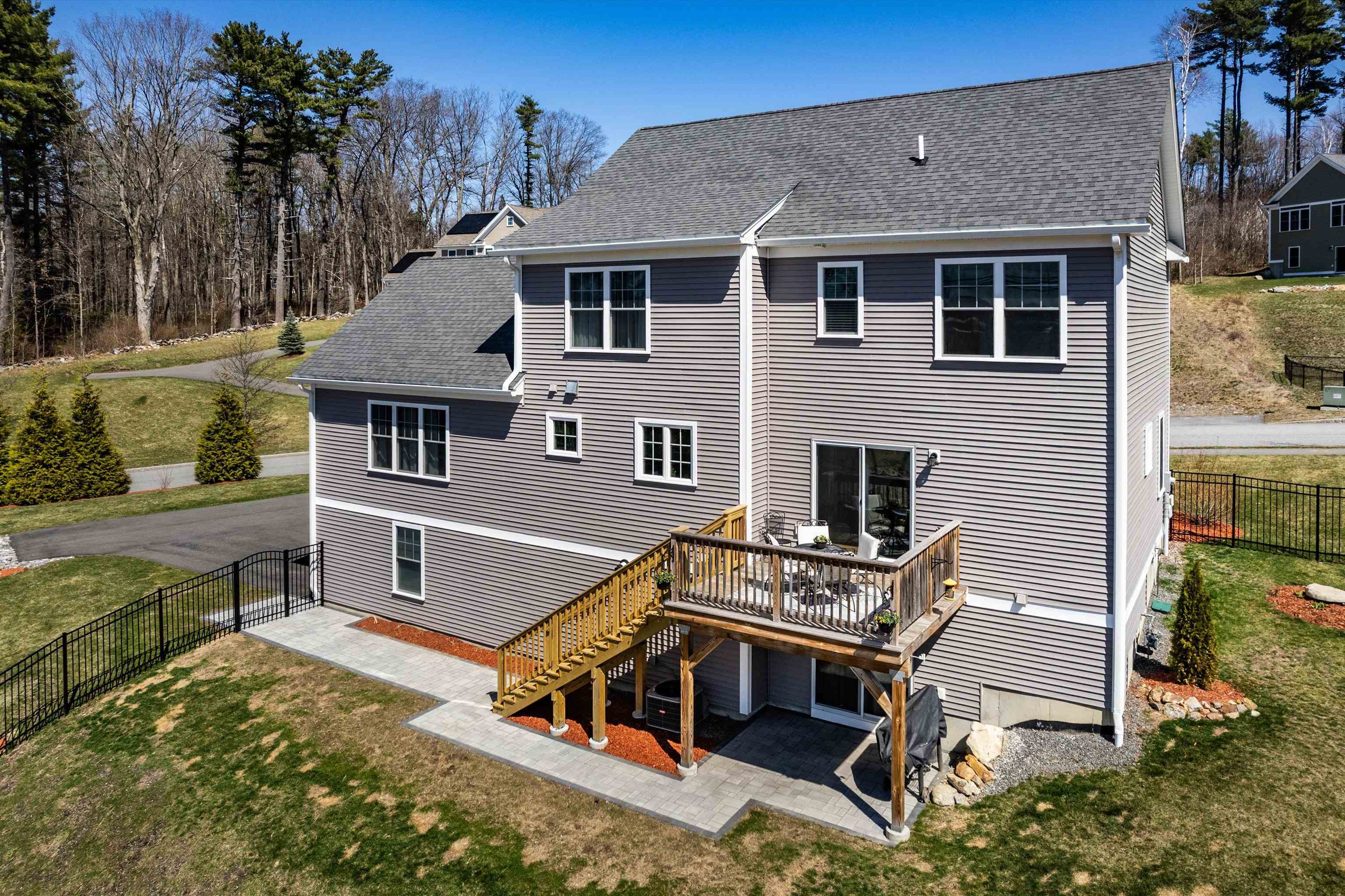27 Scenic Drive Manchester, NH 03104 - Photo 37 of 47