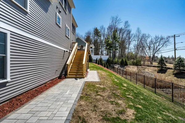 $925,000 | 27 Scenic Drive, Manchester, NH 03104