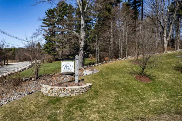 $925,000 | 27 Scenic Drive, Manchester, NH 03104