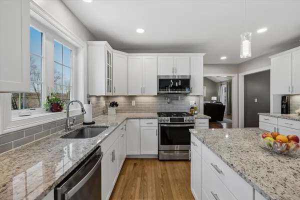 $925,000 | 27 Scenic Drive, Manchester, NH 03104