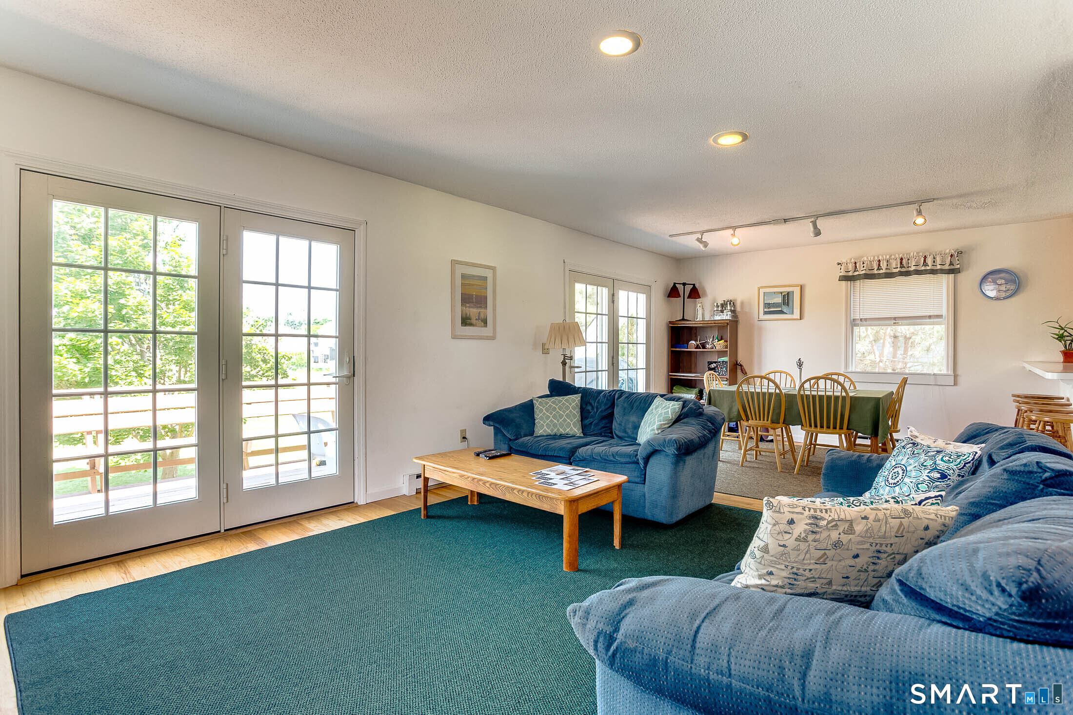 18 Atlantic Avenue Groton, CT 06340 - Photo 9 of 33