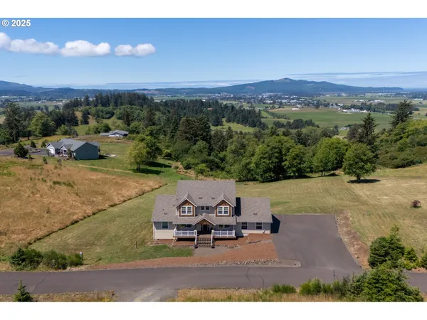 $799,000 | 810 Marvin Lane, Tillamook, OR 97141