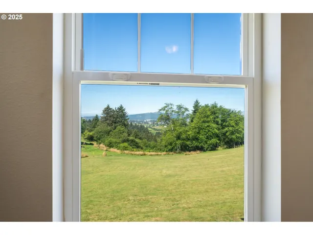 $820,000 | 810 Marvin Lane, Tillamook, OR 97141