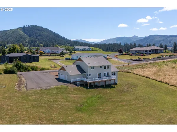 $799,000 | 810 Marvin Lane, Tillamook, OR 97141