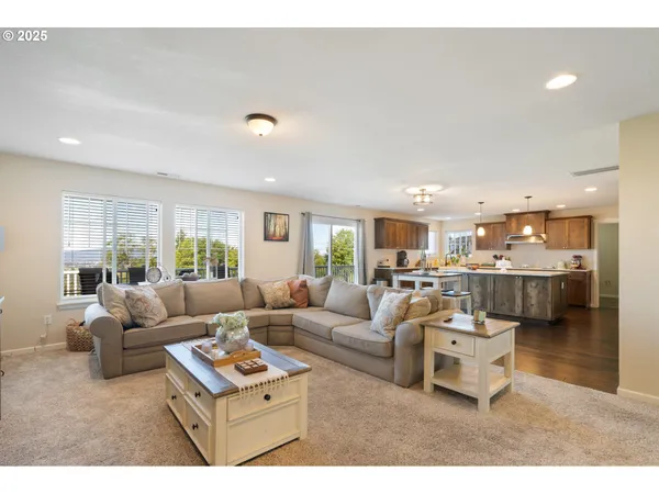 $799,000 | 810 Marvin Lane, Tillamook, OR 97141