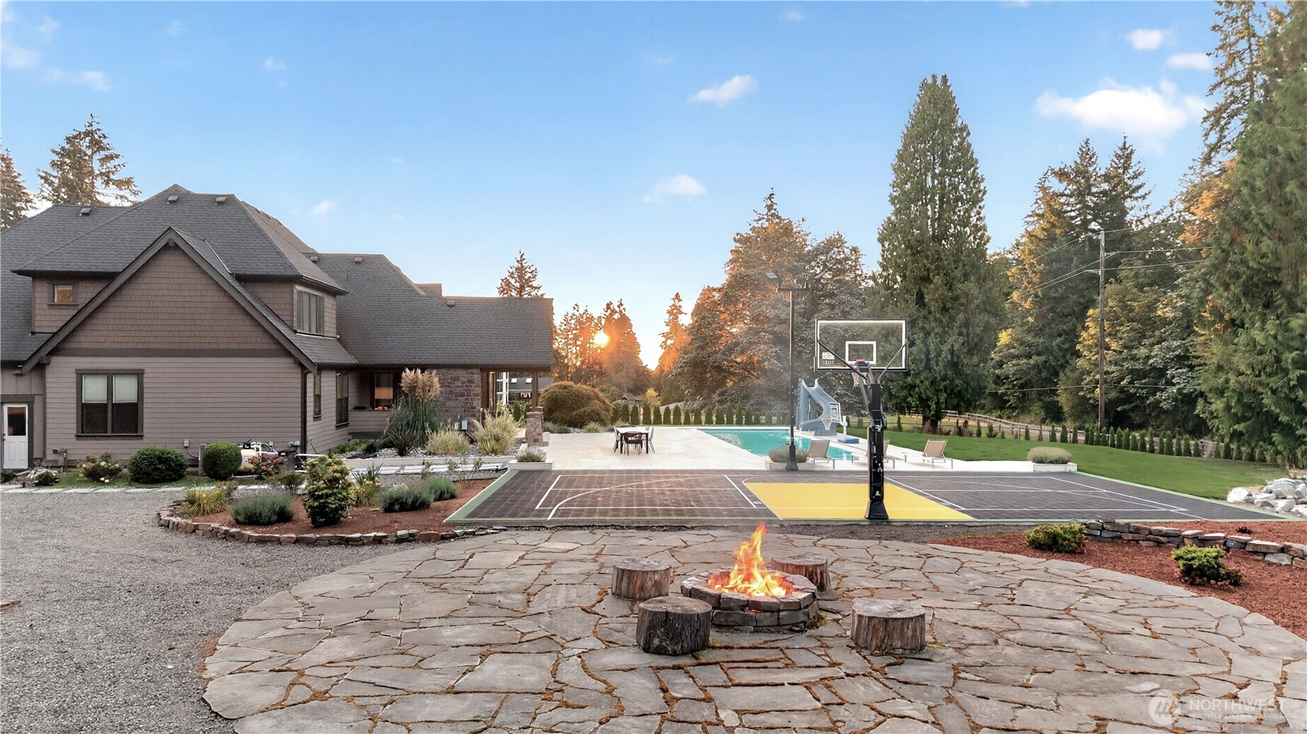 11302 152nd Avenue Southeast Renton, WA 98059 - Photo 7 of 39 Gallery Image 7