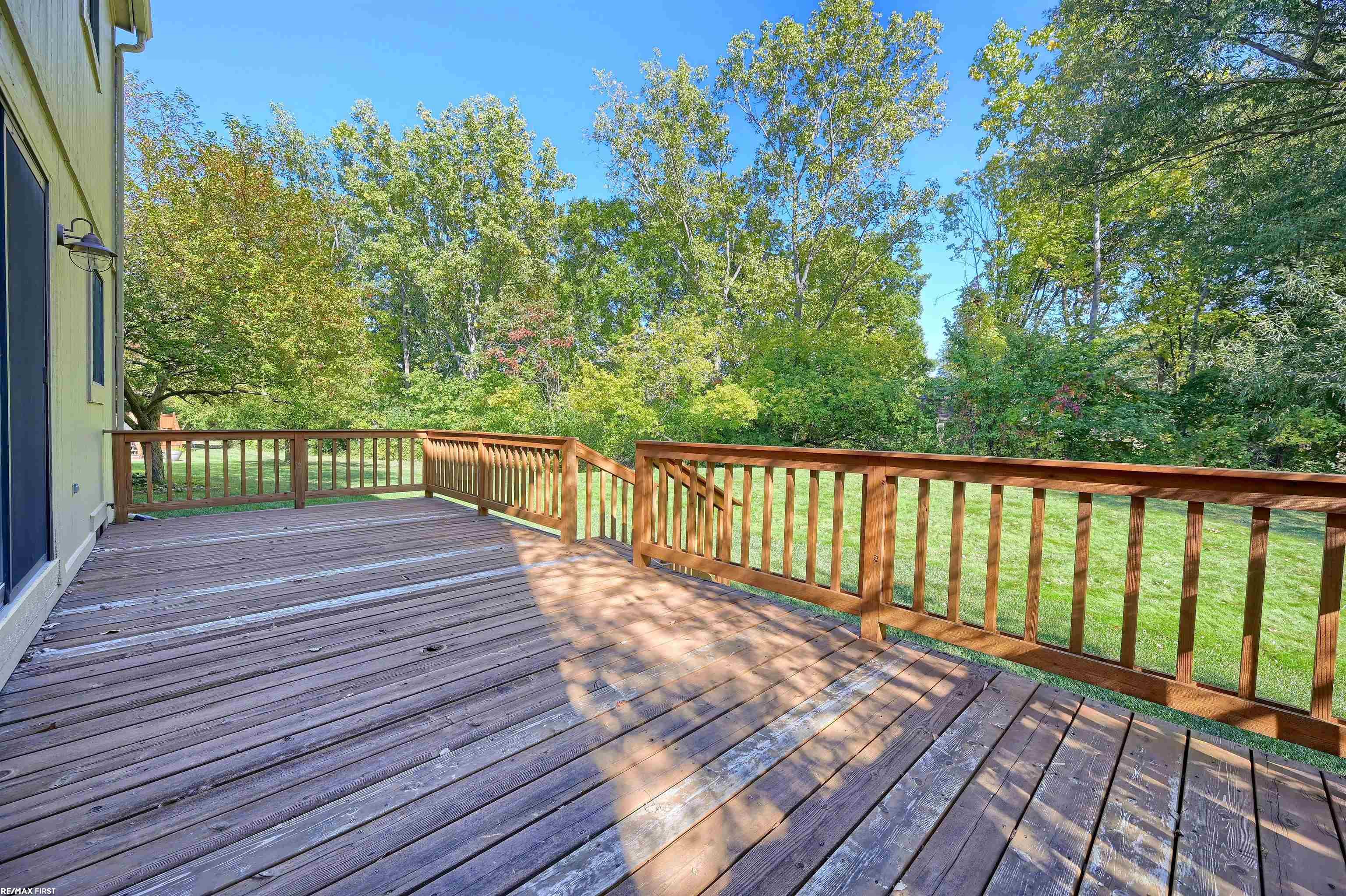 2131 Rochelle Park Drive Rochester, MI 48309 - Photo 25 of 25 50092327-24.JPG