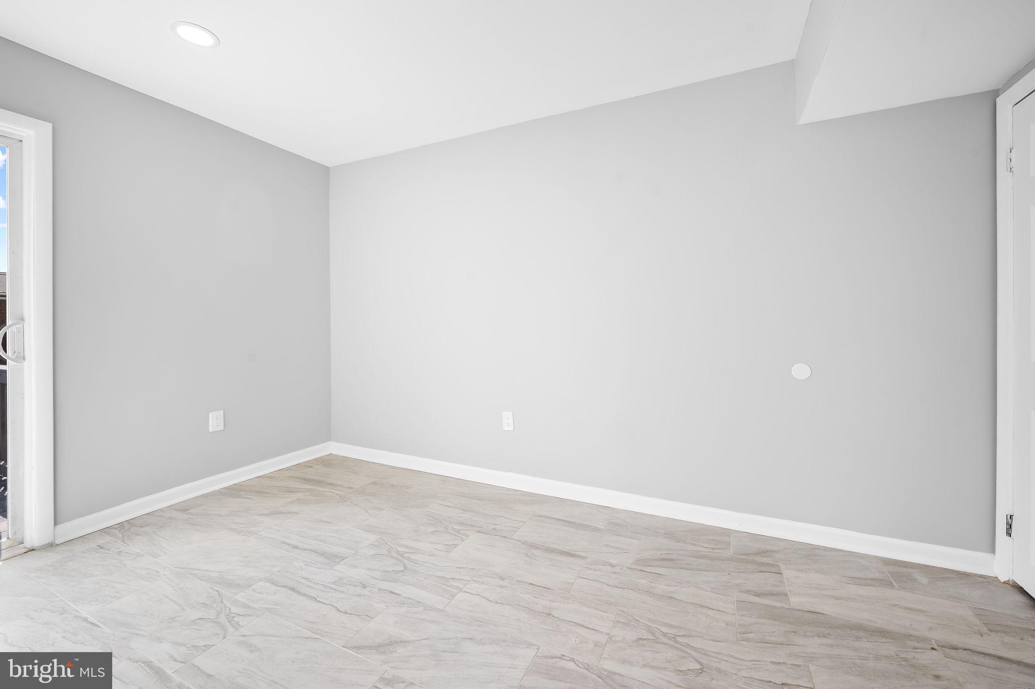 631 Charraway Road Baltimore, MD 21229 - Photo 12 of 33