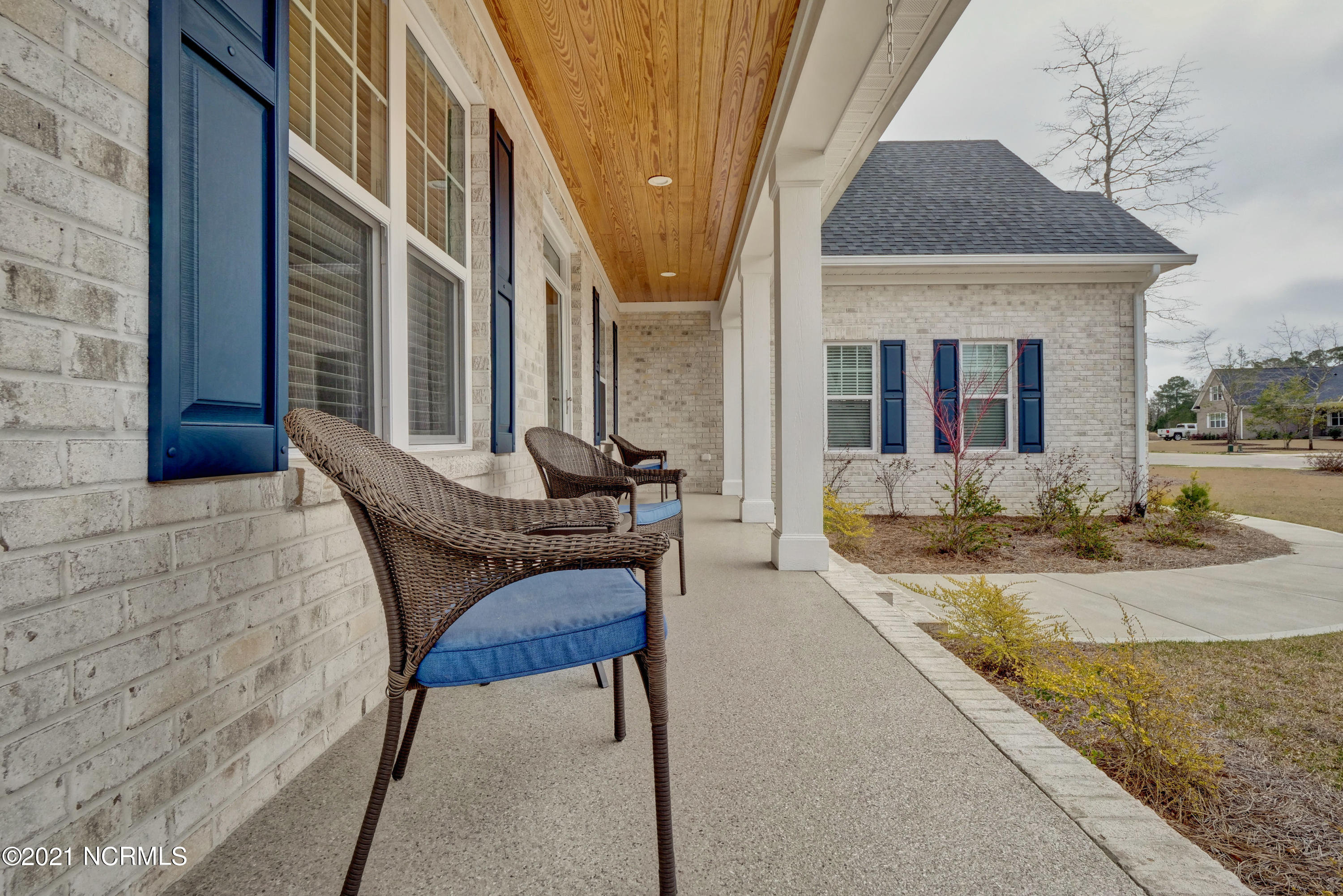 501 Crown Pointe Drive Hampstead, NC 28443 - Photo 4 of 32 004_p4655015_16_17_18_19_20_21