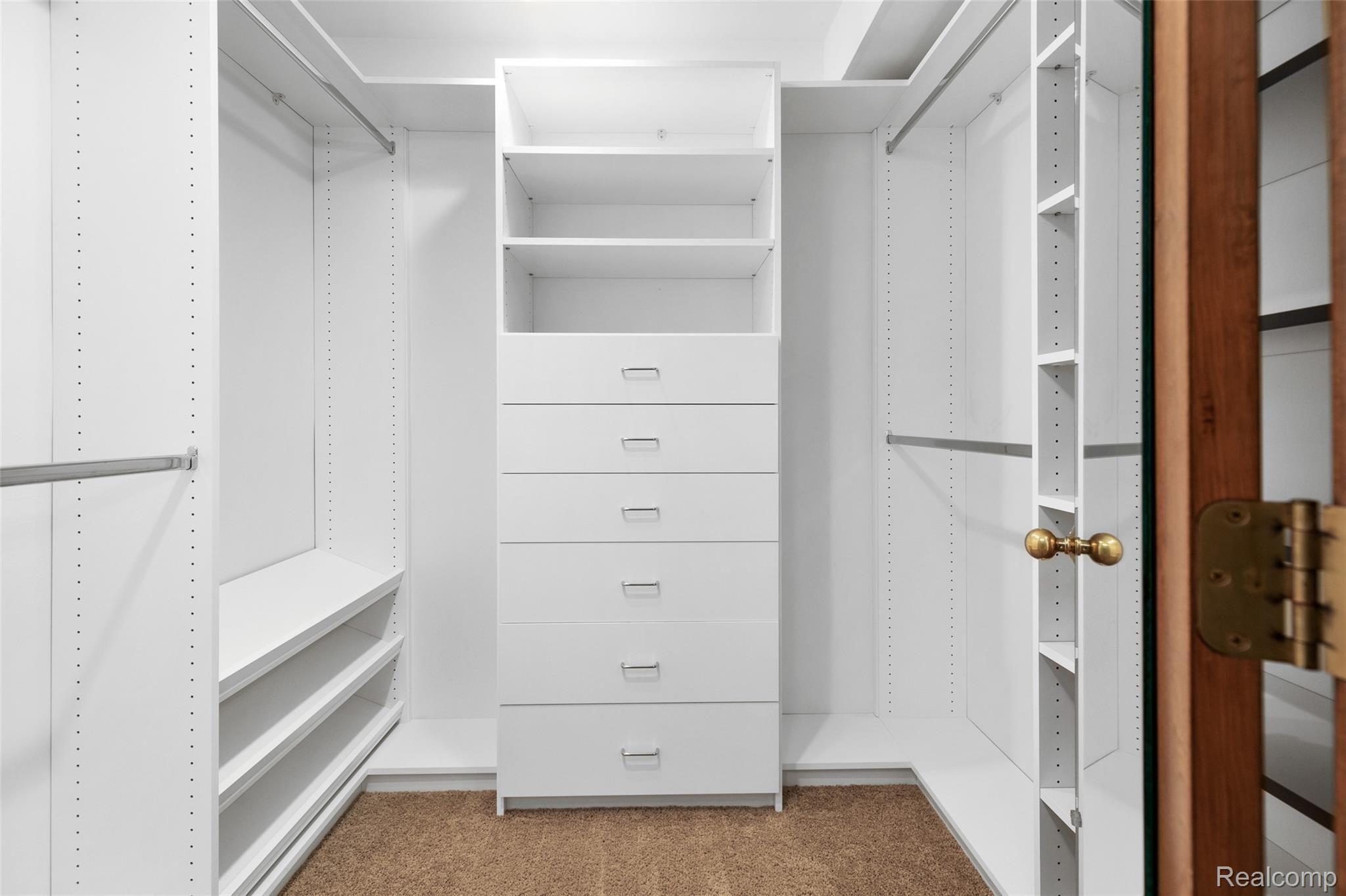 3755 Drahner Road Oxford, MI 48370 - Photo 10 of 35 Master Closet.jpg