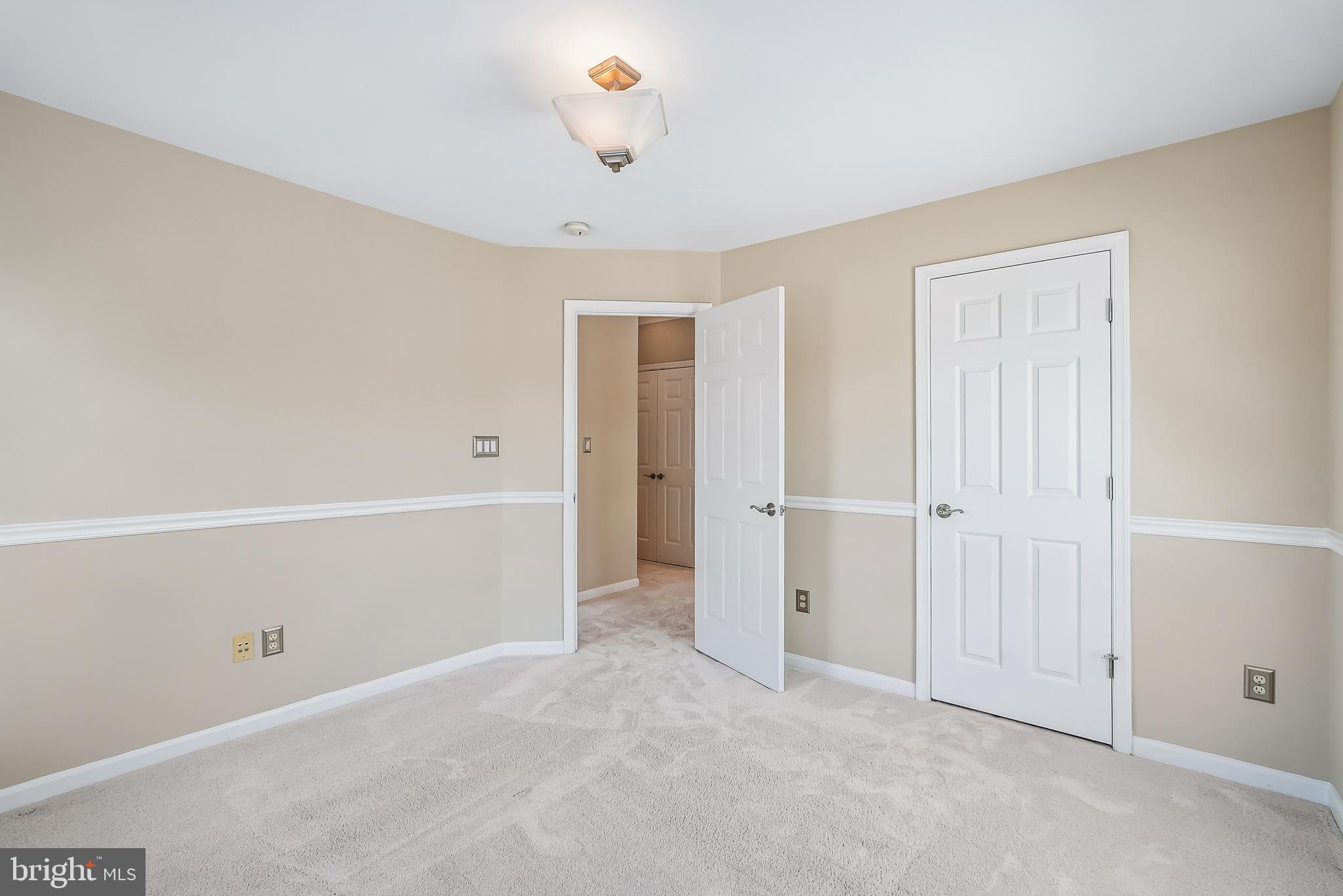 41935 Cinnabar Square Aldie, VA 20105 - Photo 27 of 39 Upper Level 2nd bedroom