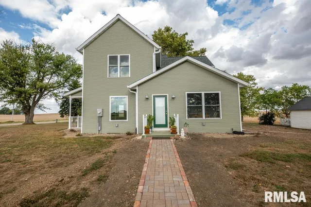 $369,000 | 22014 Highway 40, Edelstein, IL 61526