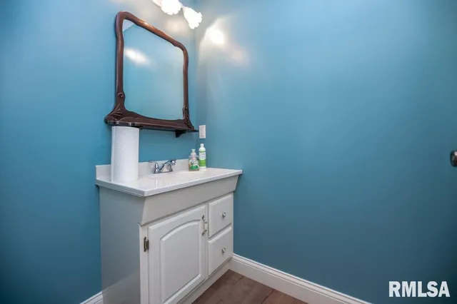 $369,000 | 22014 Highway 40, Edelstein, IL 61526