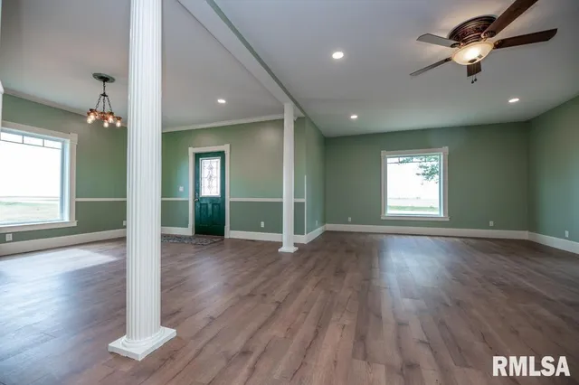 $369,000 | 22014 Highway 40, Edelstein, IL 61526