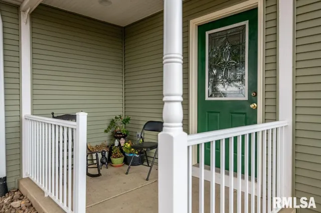 $369,000 | 22014 Highway 40, Edelstein, IL 61526