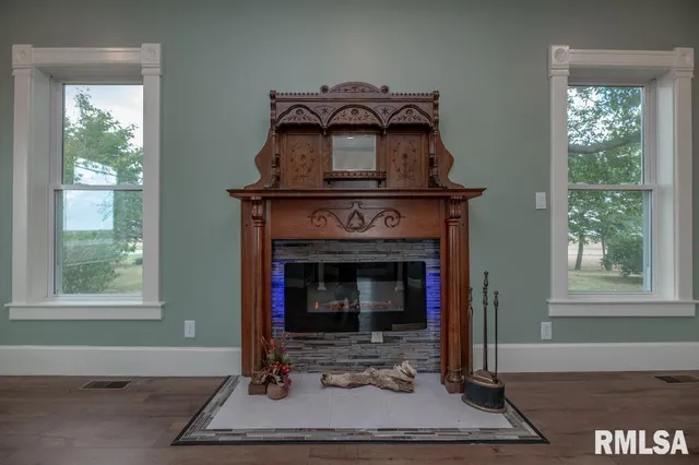 $369,000 | 22014 Highway 40, Edelstein, IL 61526