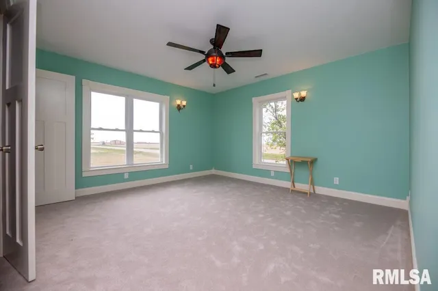 $369,000 | 22014 Highway 40, Edelstein, IL 61526