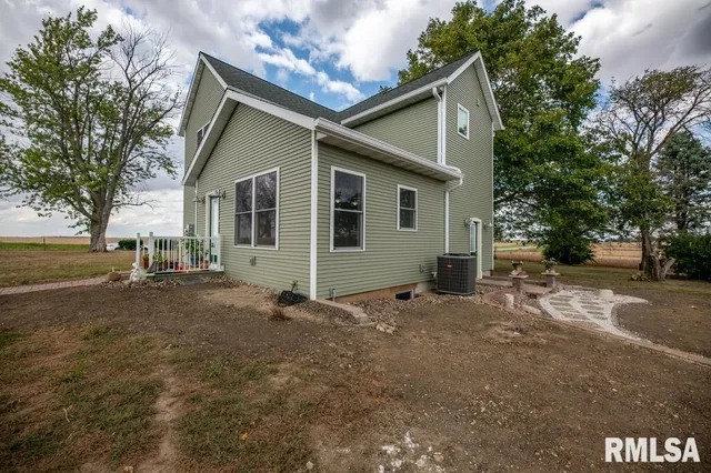 $369,000 | 22014 Highway 40, Edelstein, IL 61526