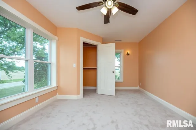 $369,000 | 22014 Highway 40, Edelstein, IL 61526