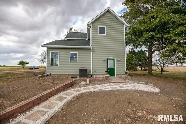 $369,000 | 22014 Highway 40, Edelstein, IL 61526