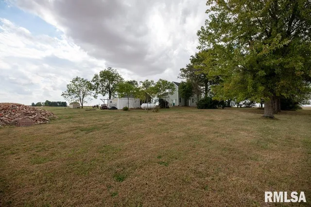 $369,000 | 22014 Highway 40, Edelstein, IL 61526