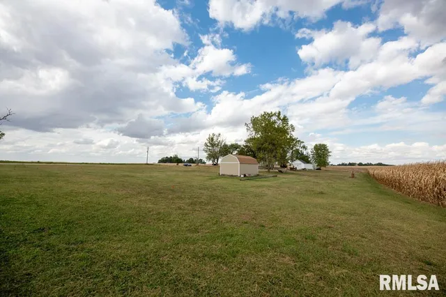 $369,000 | 22014 Highway 40, Edelstein, IL 61526