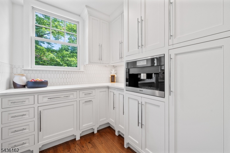 48 Edgemont Road Montclair, NJ 07042 - Photo 13 of 50 Gallery Image 13