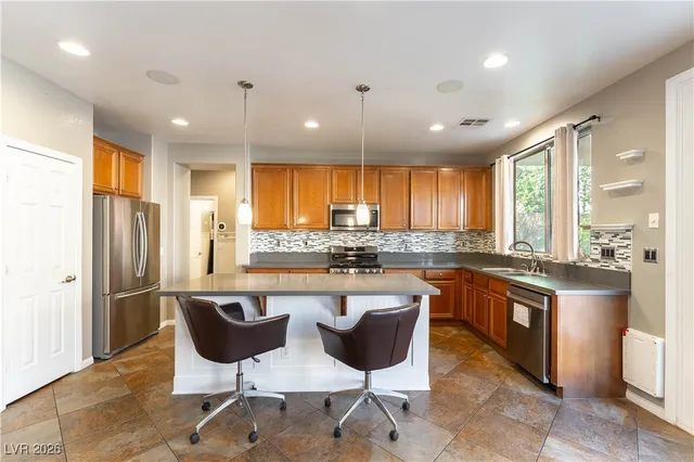 $2,600 | 9428 Teton Ridge Avenue, Las Vegas, NV 89149