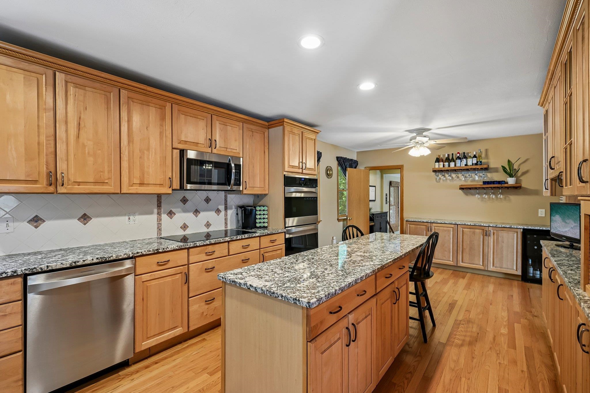 76 Holts Point Road Hampstead, NH 03841 - Photo 18 of 56