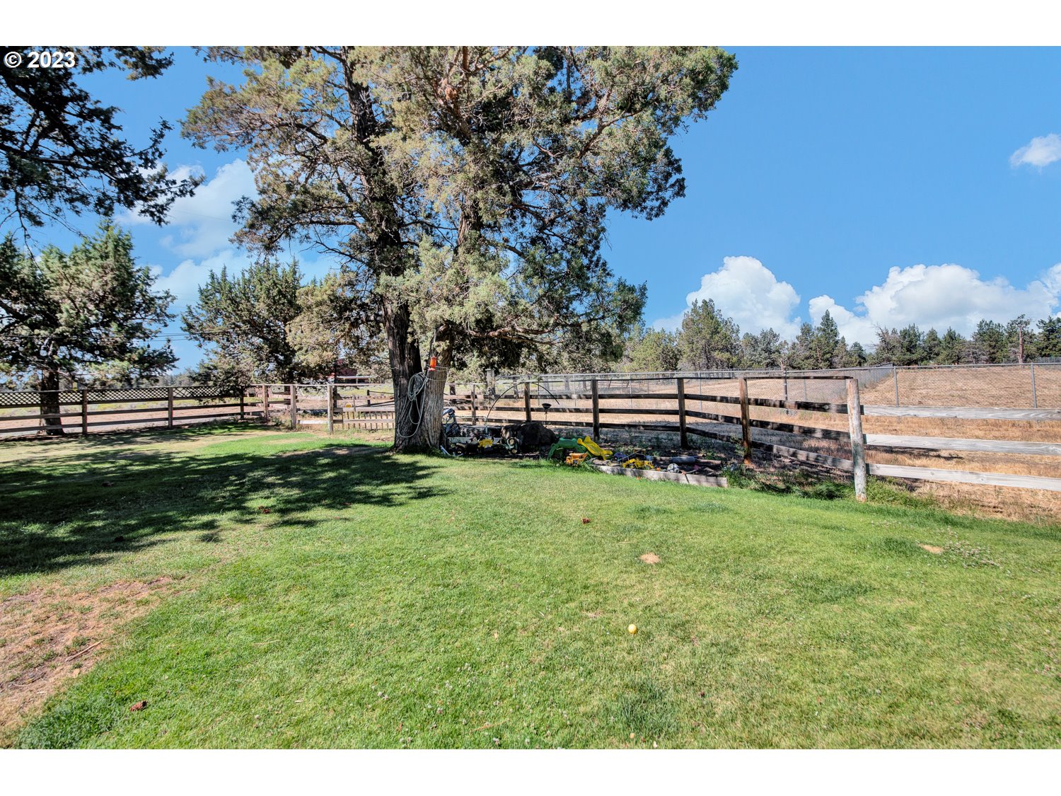 67100 Fryrear Road Bend, OR 97703 - Photo 20 of 37 a view of a park with large trees
