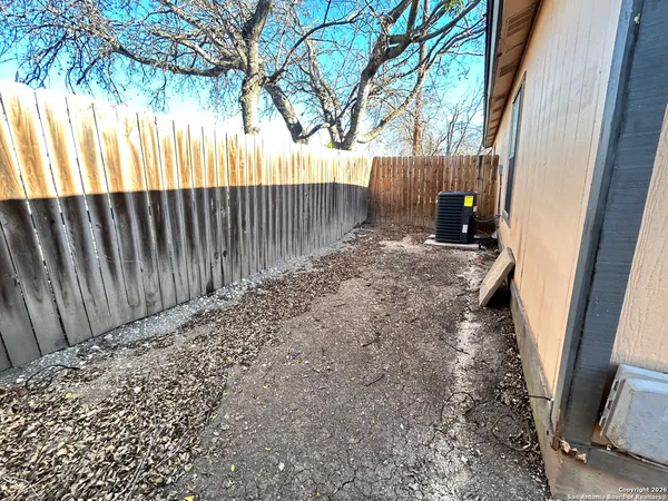 $1,150 | 6311 Waddesdon Wood, San Antonio, TX 78233