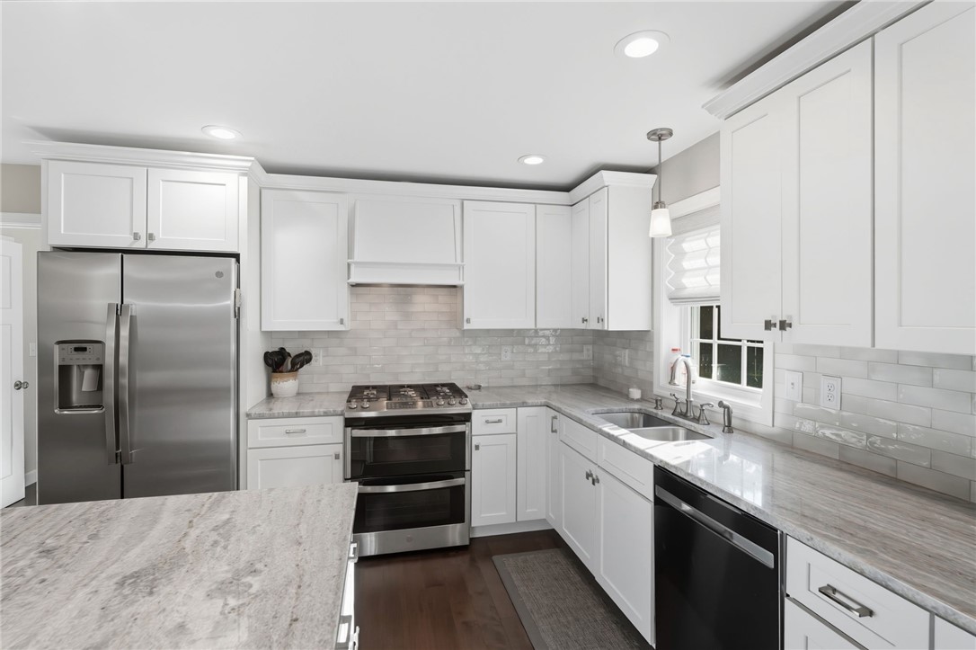 23 Sanford Farm Road Exeter, RI 02822 - Photo 11 of 47