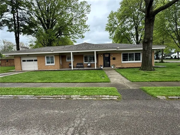 $314,900 | 837 Oak Street Northwest, New Philadelphia, OH 44663
