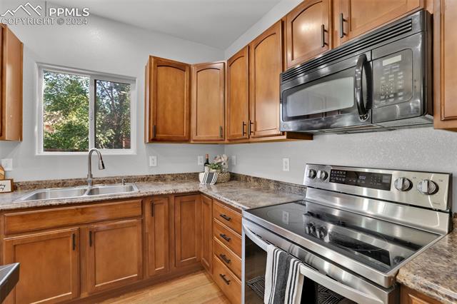 11040 Falling Star Road Fountain, CO 80817 - Photo 16 of 50 Kitchen