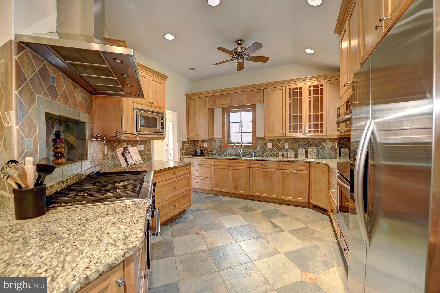 102 Devon Court Silver Spring, MD 20910 - Photo 12 of 29 Kitchen 2