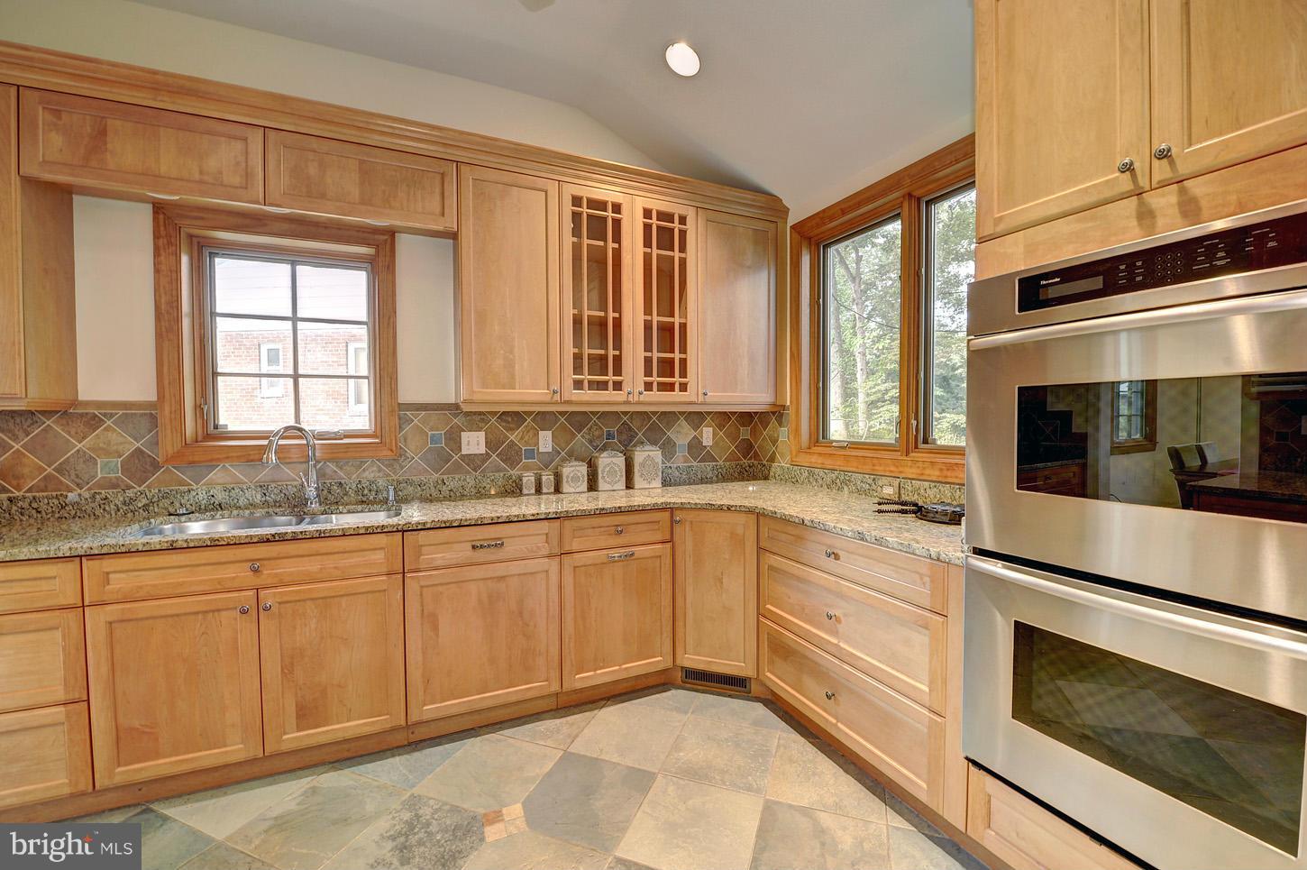 102 Devon Court Silver Spring, MD 20910 - Photo 15 of 29 Kitchen 5