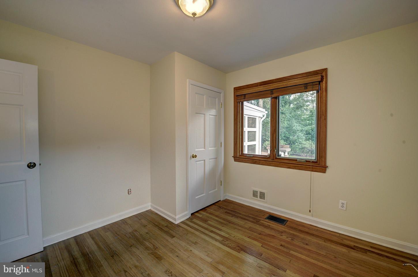 102 Devon Court Silver Spring, MD 20910 - Photo 20 of 29 Second bedroom