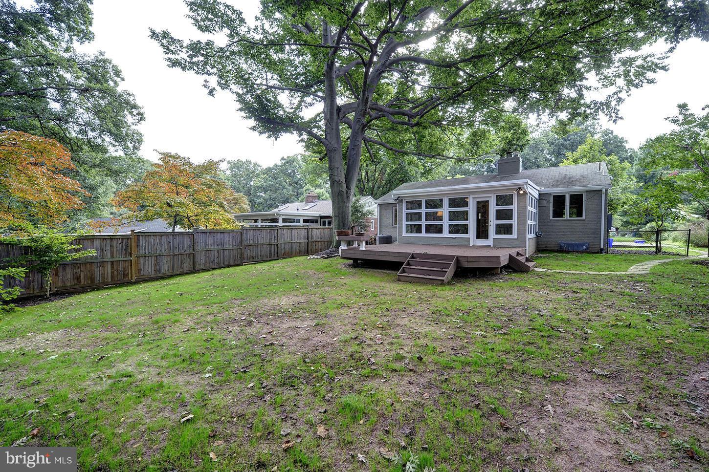 102 Devon Court Silver Spring, MD 20910 - Photo 28 of 29 Rear of the home