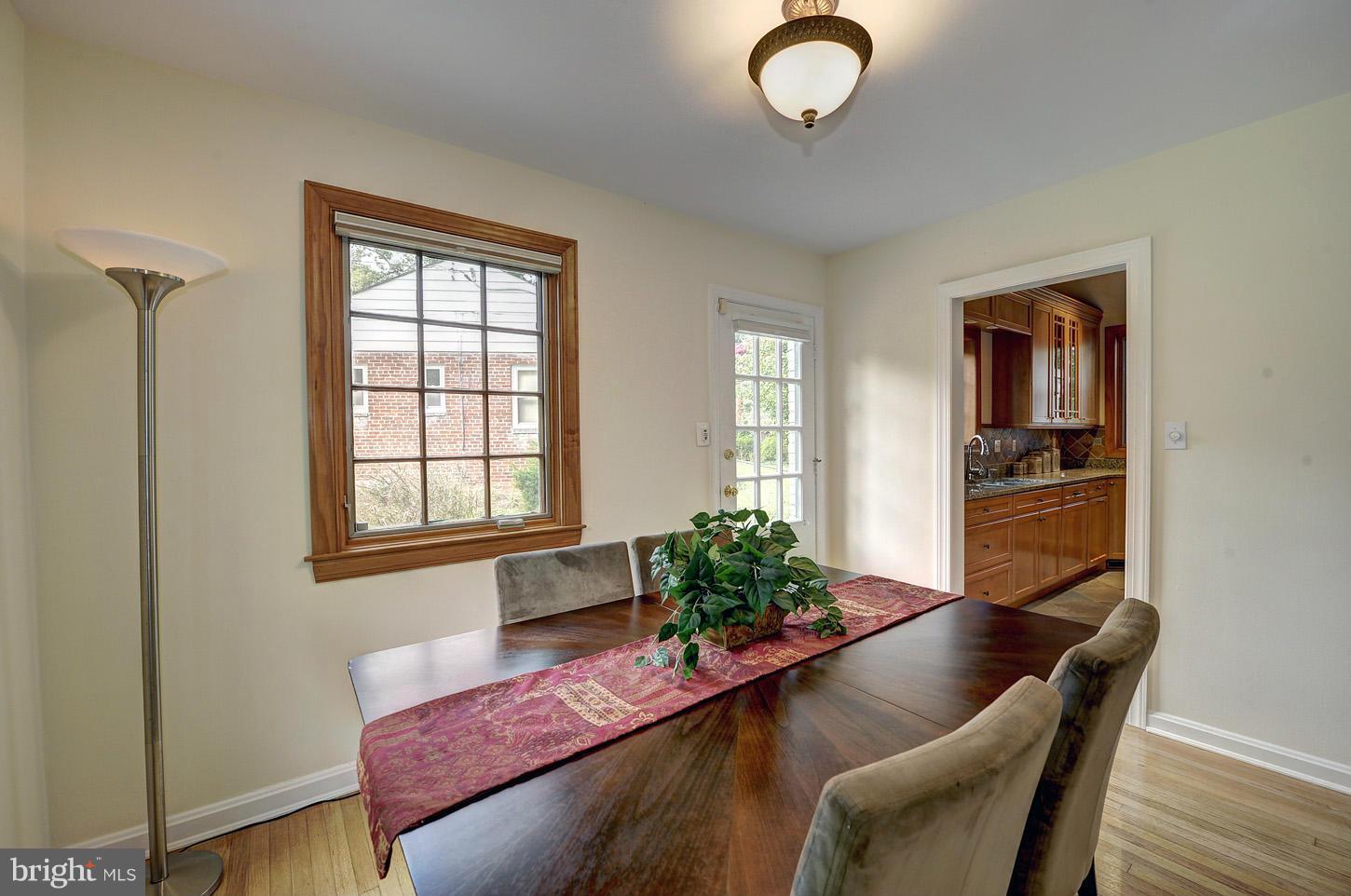 102 Devon Court Silver Spring, MD 20910 - Photo 8 of 29 Dining Room