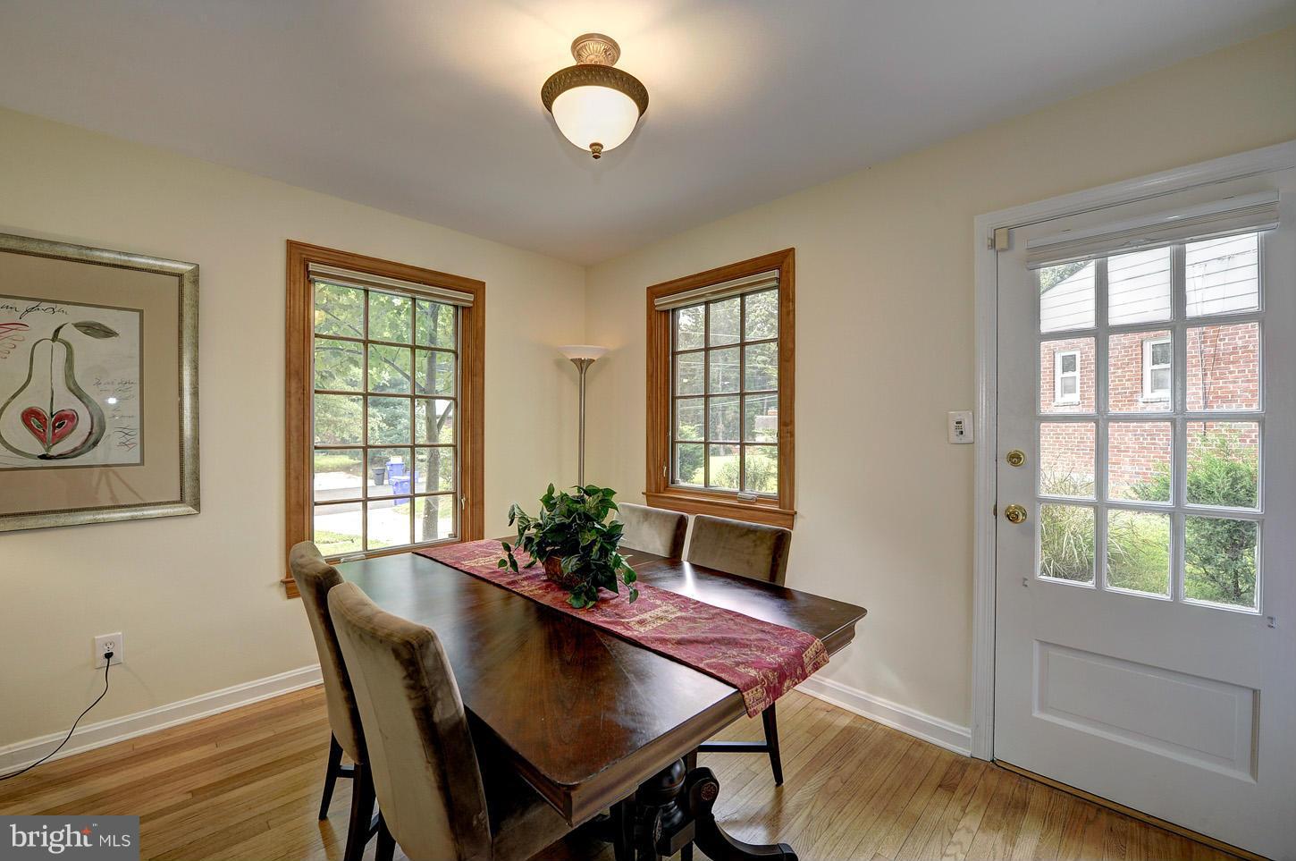 102 Devon Court Silver Spring, MD 20910 - Photo 9 of 29 Dining Room