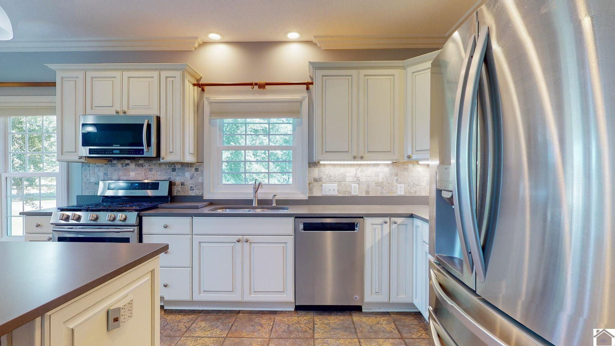 714 Oaks Country Club Road Murray, KY 42071 - Photo 8 of 35 Kitchen