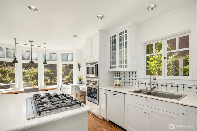 $2,975,000 | 2055 East Crescent Drive, Seattle, WA 98112